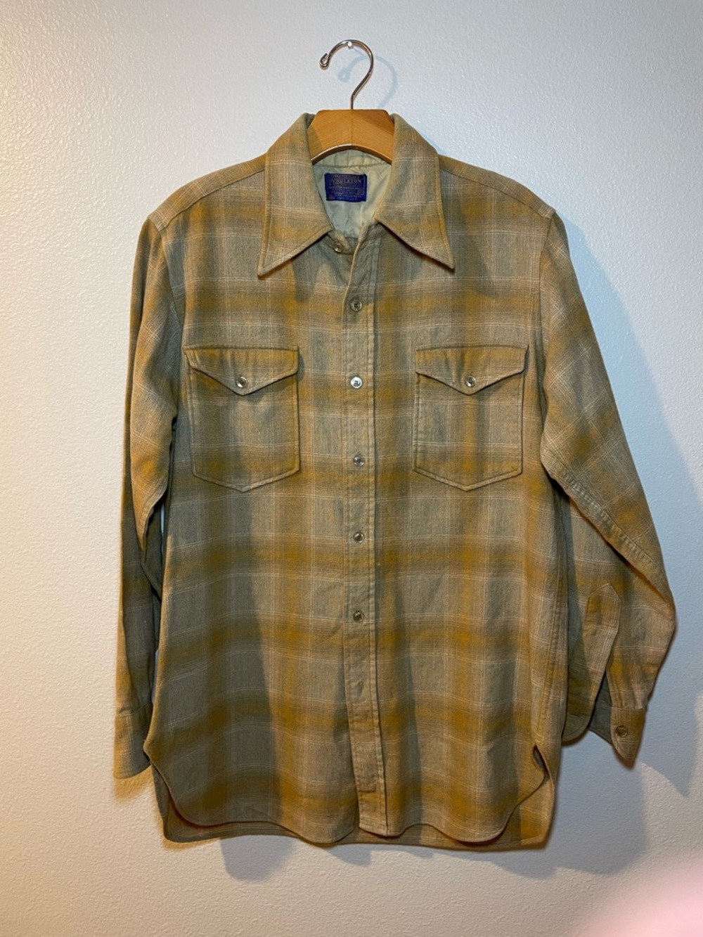 Men's Pendleton Gold Button Up Virgin Wool Size 16.5 (L)